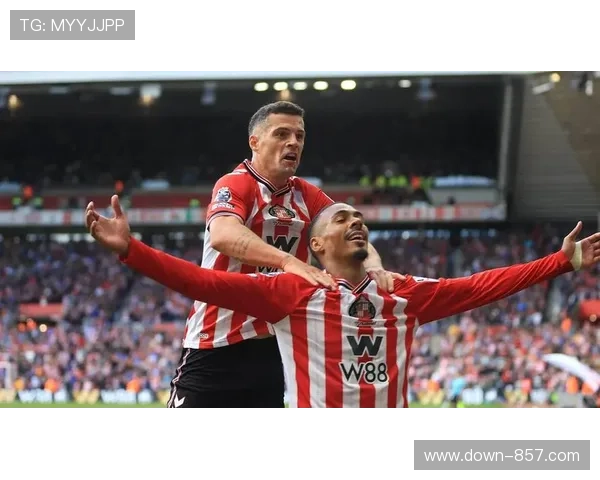 热刺与曼联2-2激战平局，德利赫特96分钟绝平