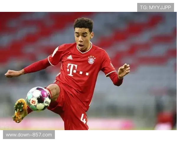 穆夏拉复出即送助攻，拜仁阵容深度令人艳羡